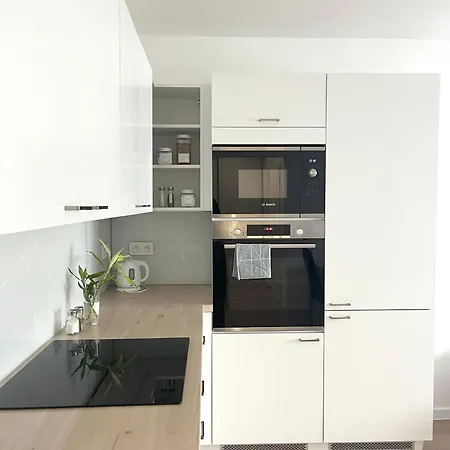 Elegant Escape Iii - Free Parking, Easy Access To Center Apartament *