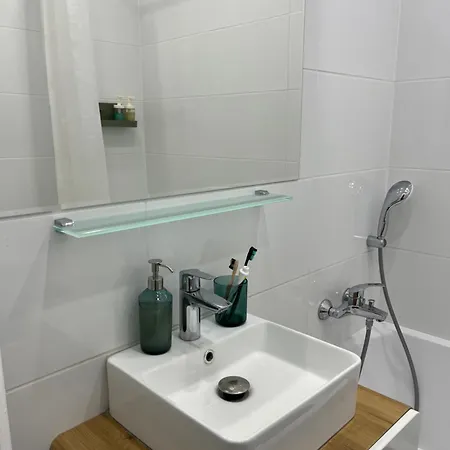 Elegant Escape Iii - Free Parking, Easy Access To Center Apartament *
